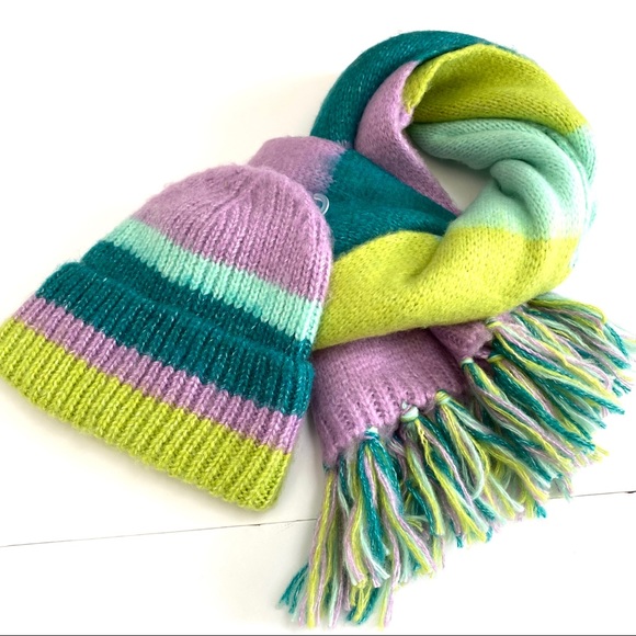 Gap Knit Scarf and Hat Set- NWT - Picture 13 of 15